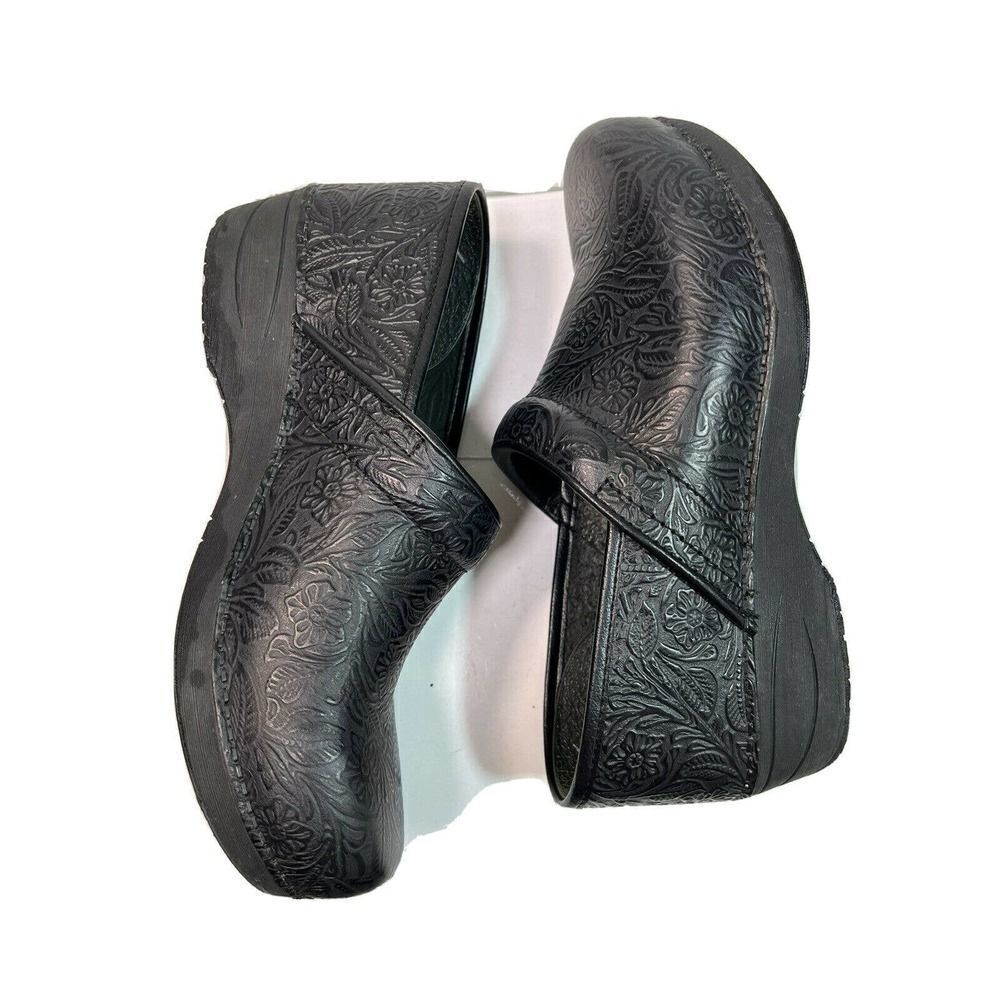 Dasnko XP 2.0 Black Floral Tooled Clogs Shoes Size 42 EU 11.5 12 US - Picture 6 of 12